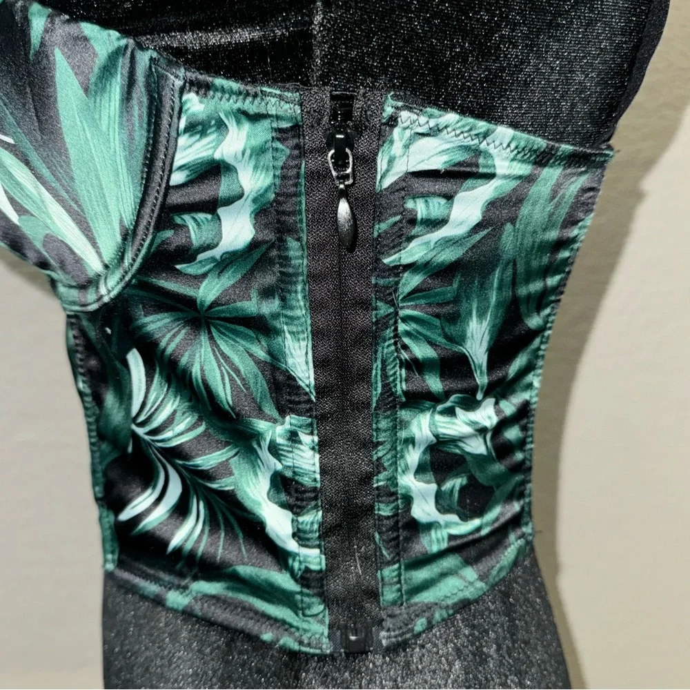 2 Vs Corsets - Picture 8 of 14